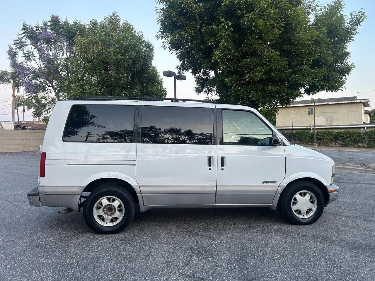 Chevrolet Astro 2WD 2000