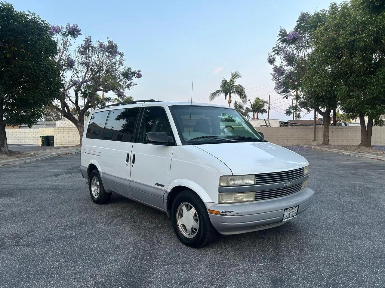 Chevrolet Astro 2WD 2000