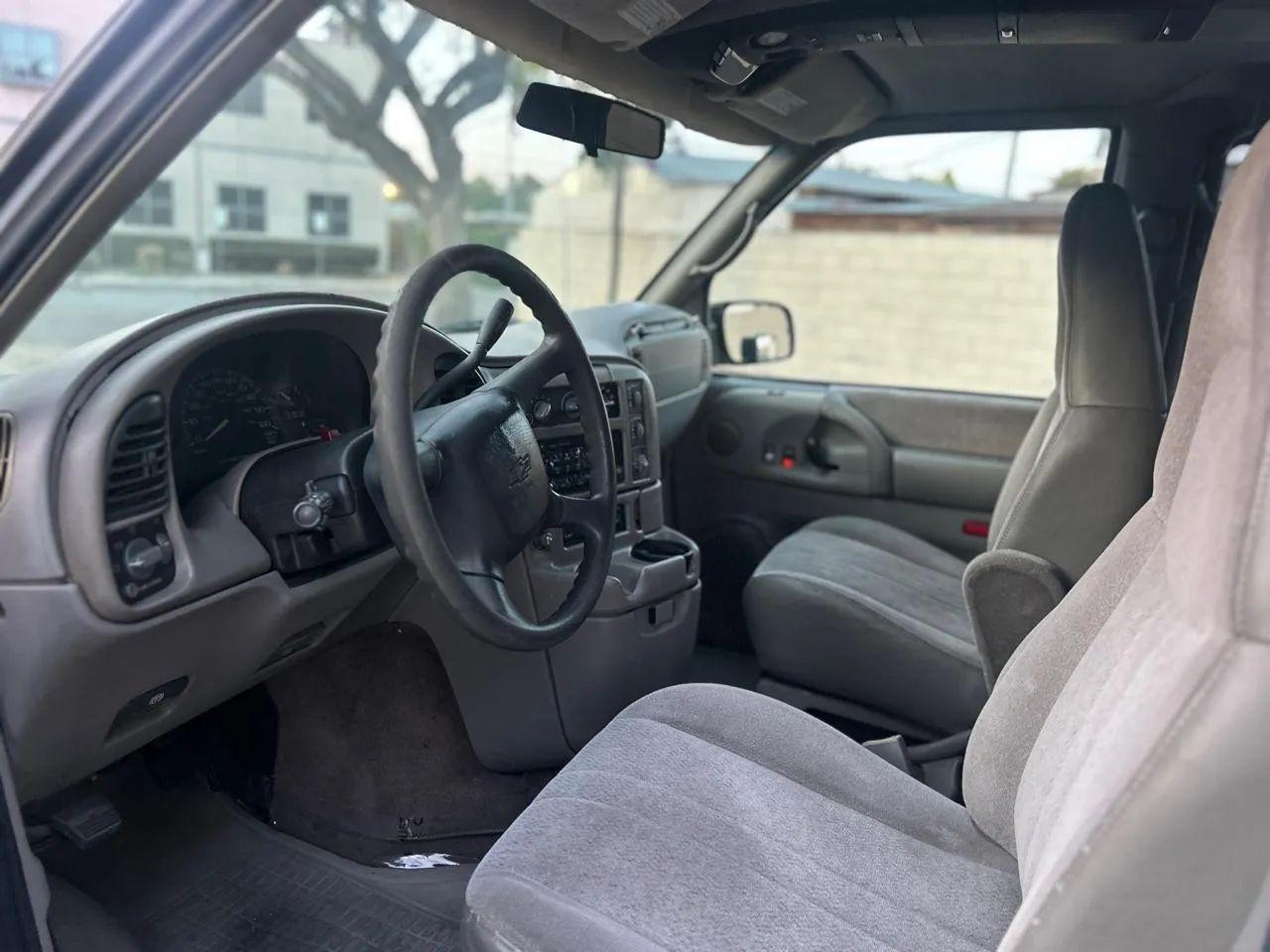 Chevrolet Astro 2WD 2000