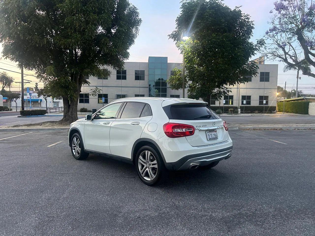 Mercedes-Benz GLA-Class GLA250 2015