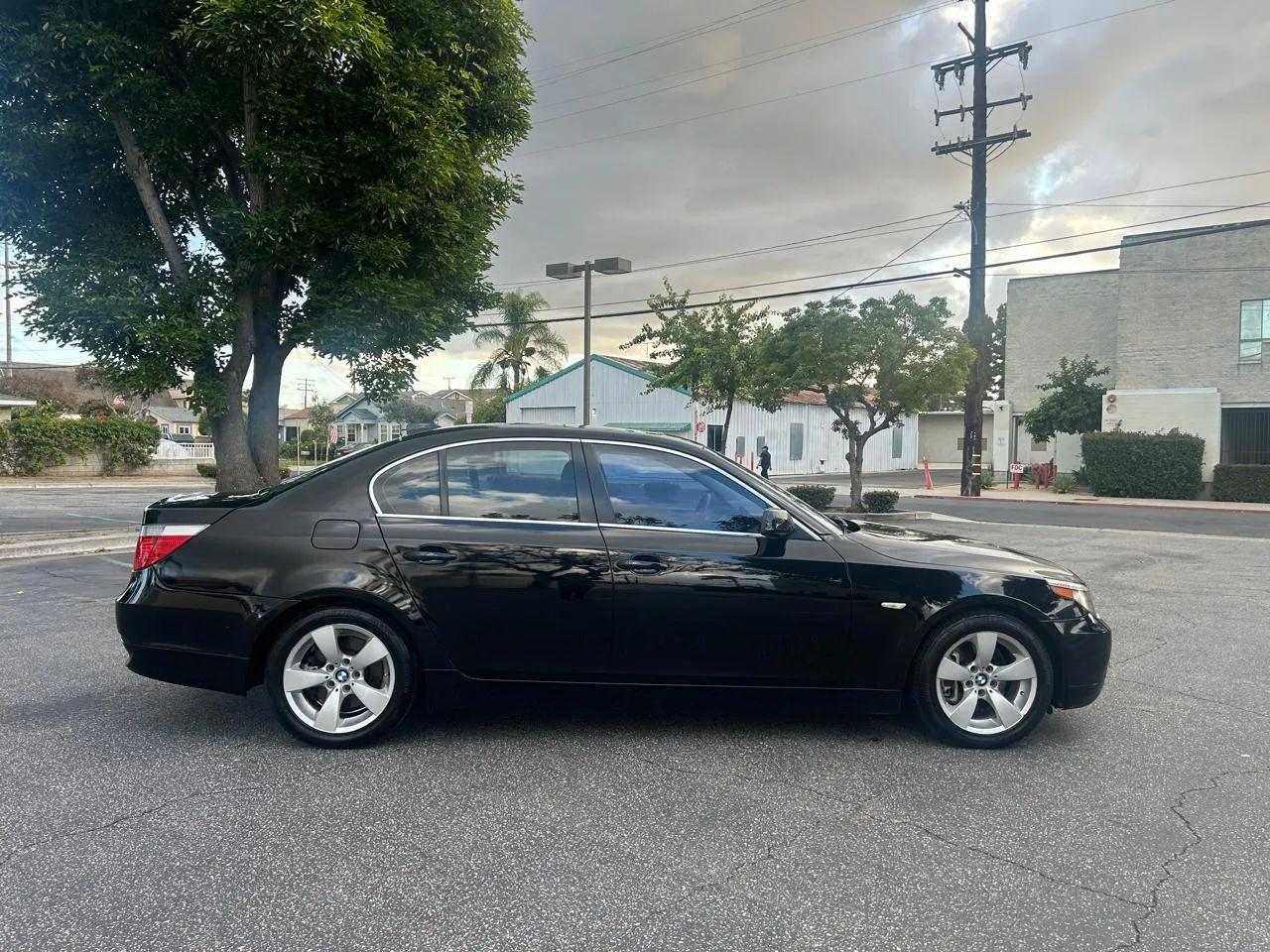 BMW 5-Series 525i 2006