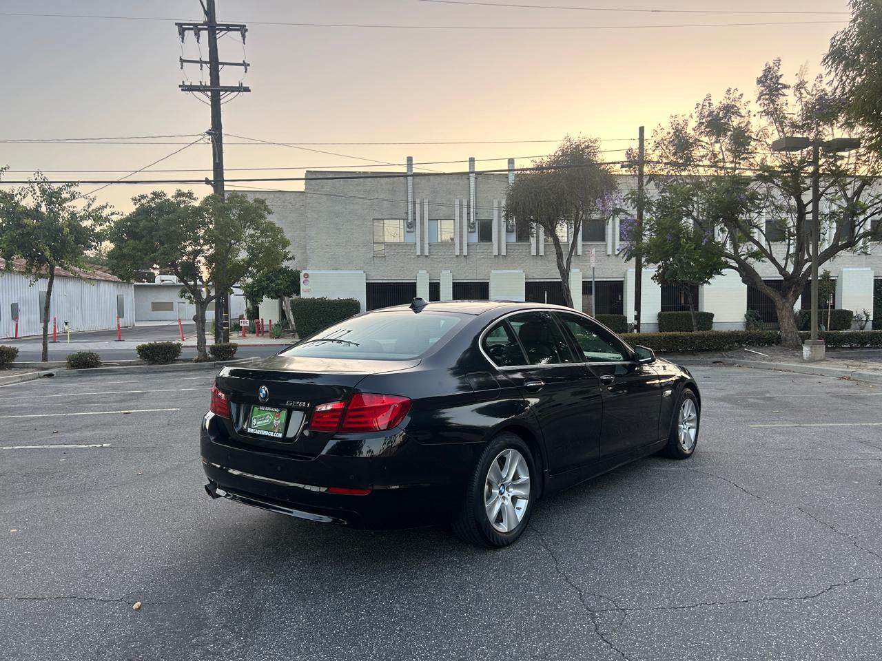 BMW 5-Series 528i 2011