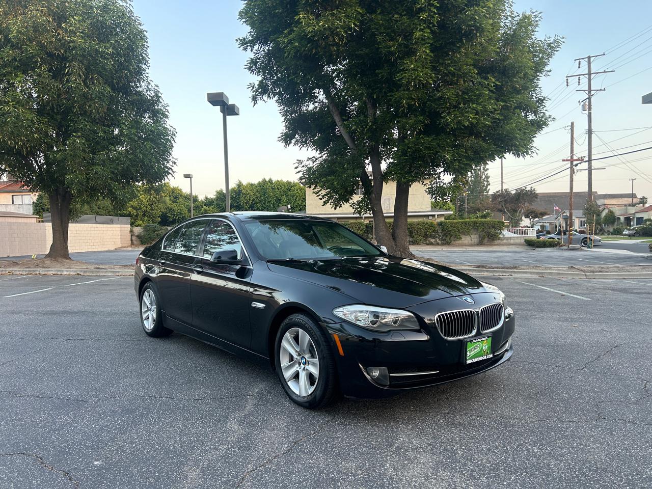 BMW 5-Series 528i 2011