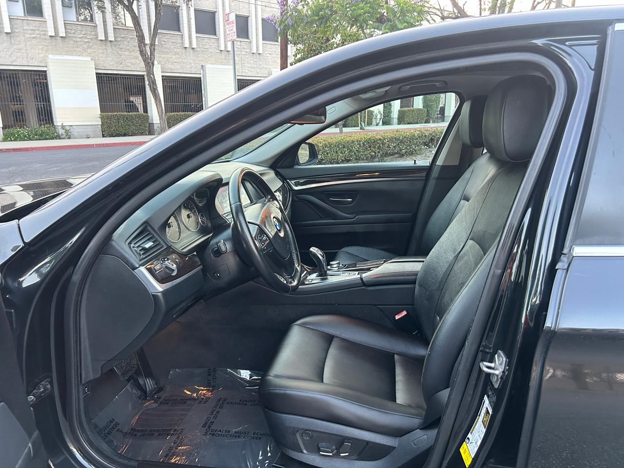 BMW 5-Series 528i 2011