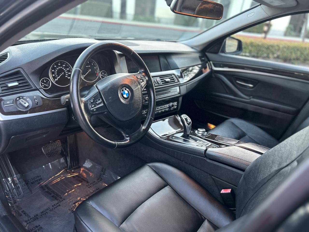 BMW 5-Series 528i 2011