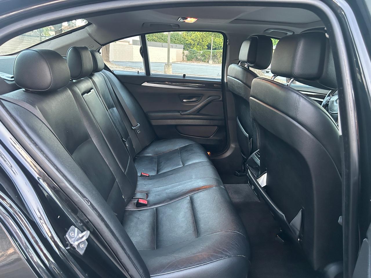 BMW 5-Series 528i 2011