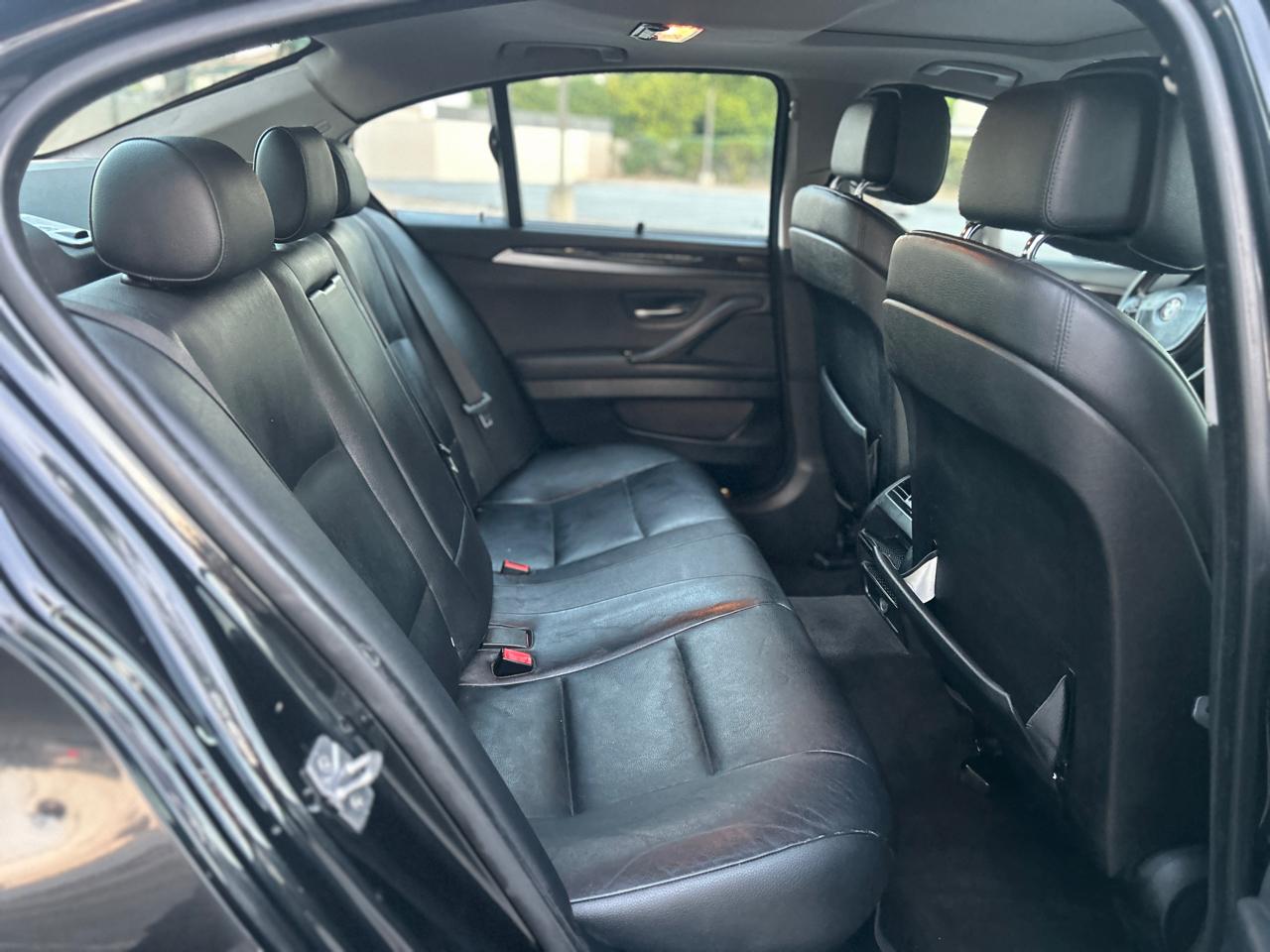 BMW 5-Series 528i 2011