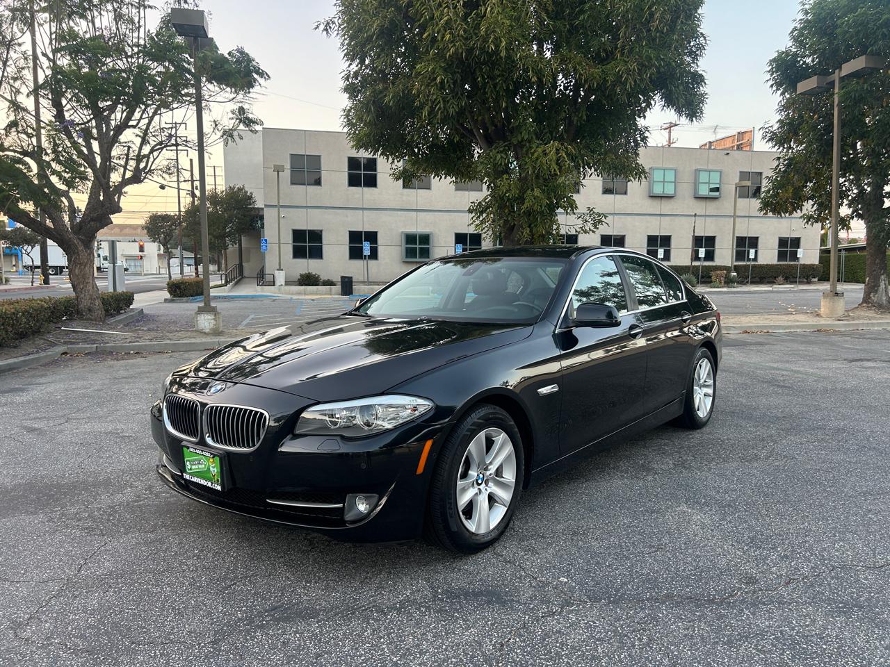 BMW 5-Series 528i 2011