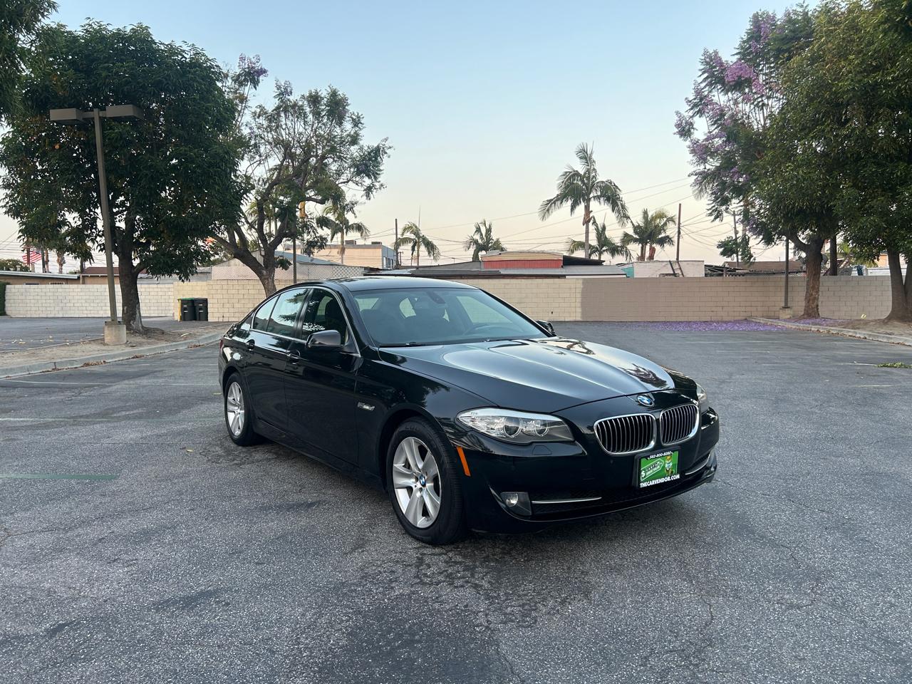 BMW 5-Series 528i 2011