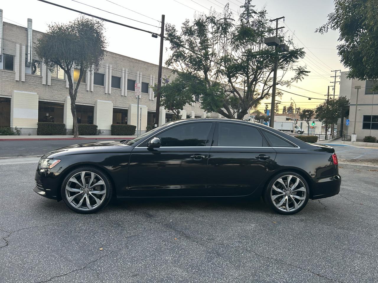 Audi A6 2.0T Premium Sedan FrontTrak Multitronic 2014