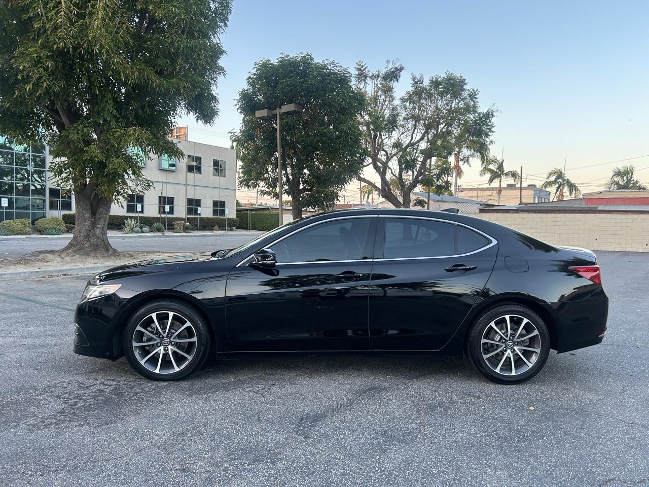 Acura TLX 9-Spd AT w/Technology Package 2015