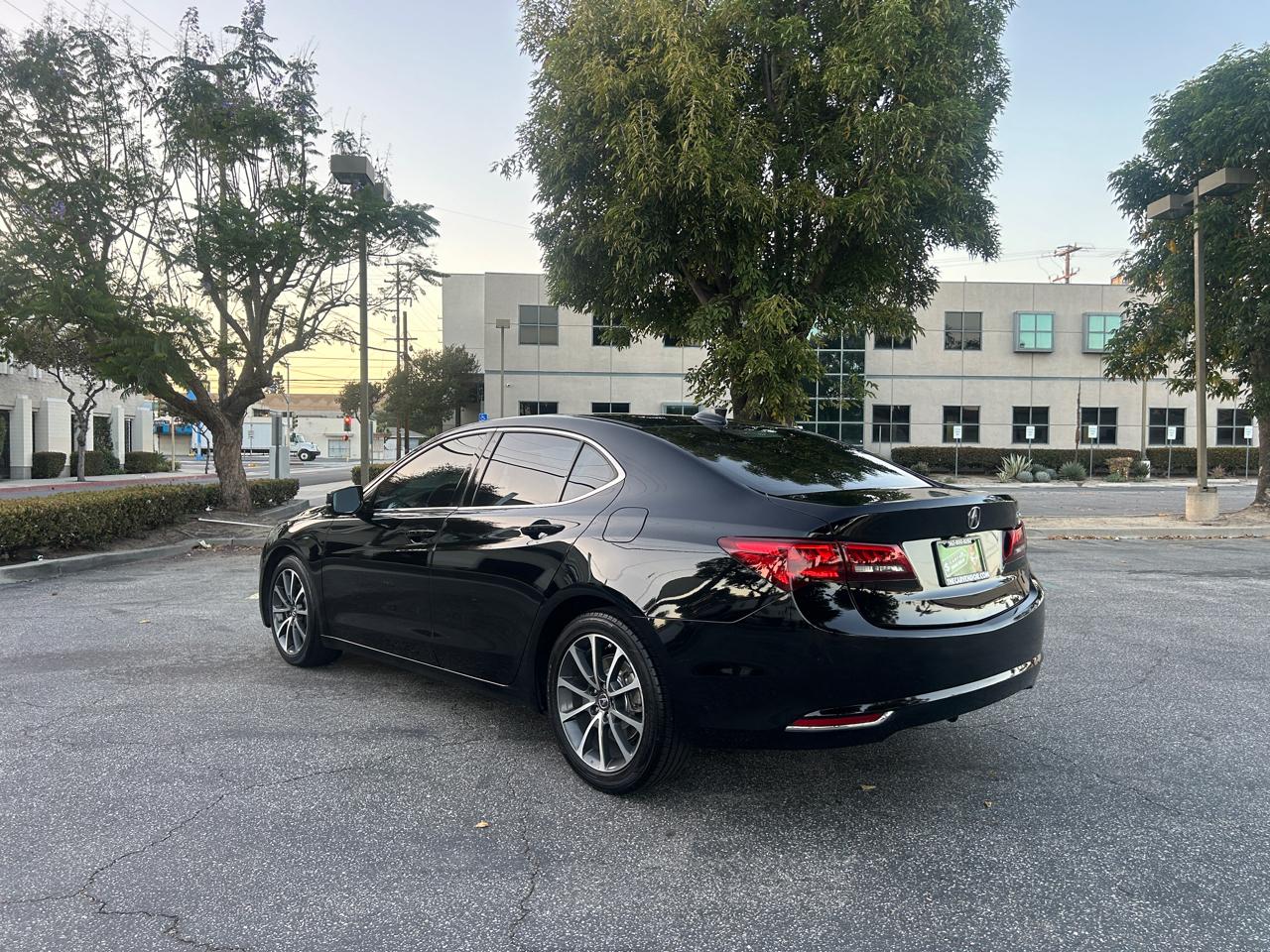 Acura TLX 9-Spd AT w/Technology Package 2015