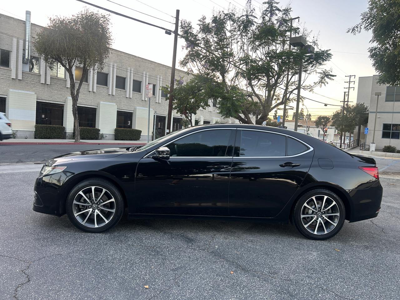Acura TLX 9-Spd AT w/Technology Package 2015