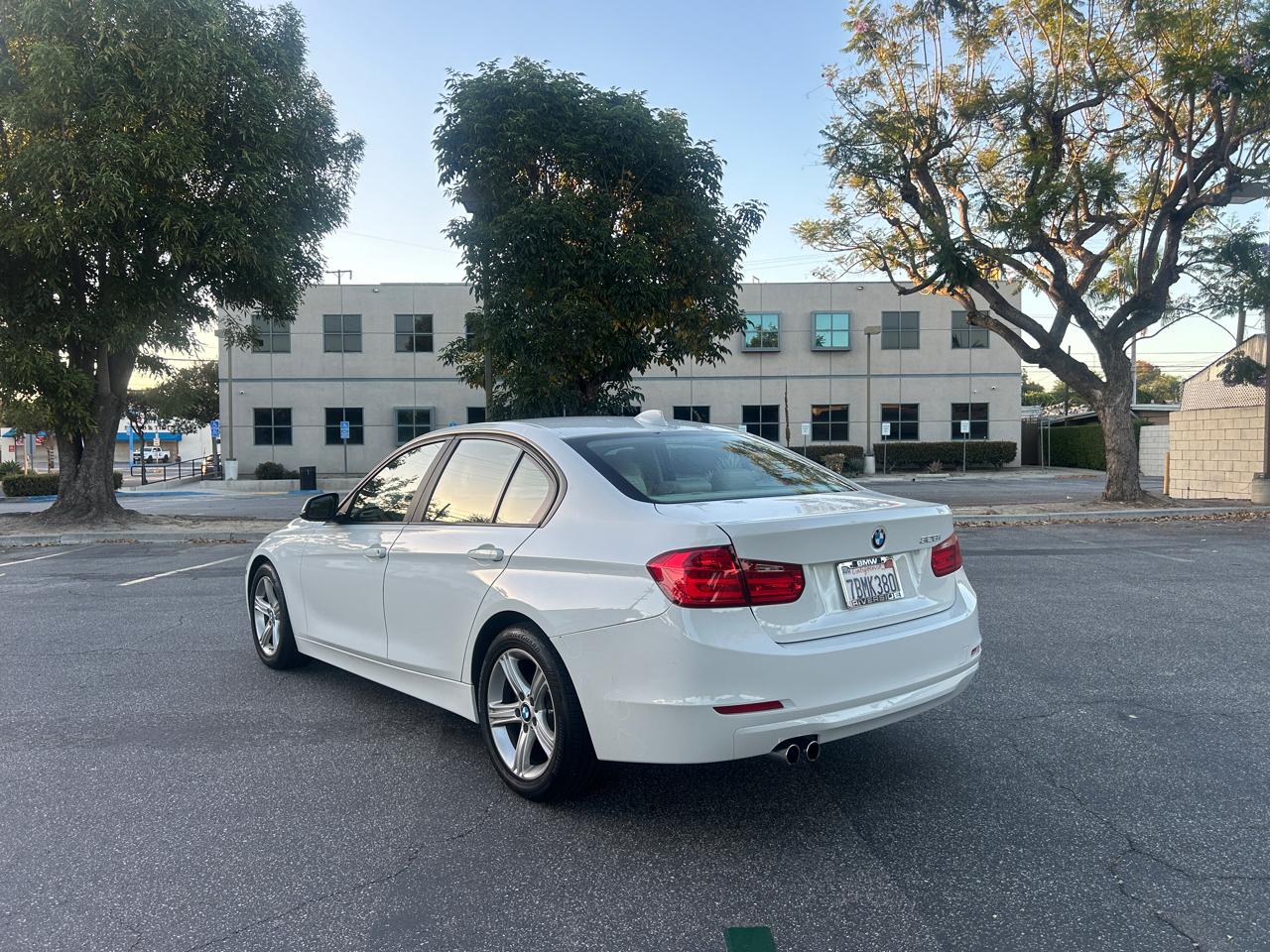 BMW 3-Series 328i Sedan 2013