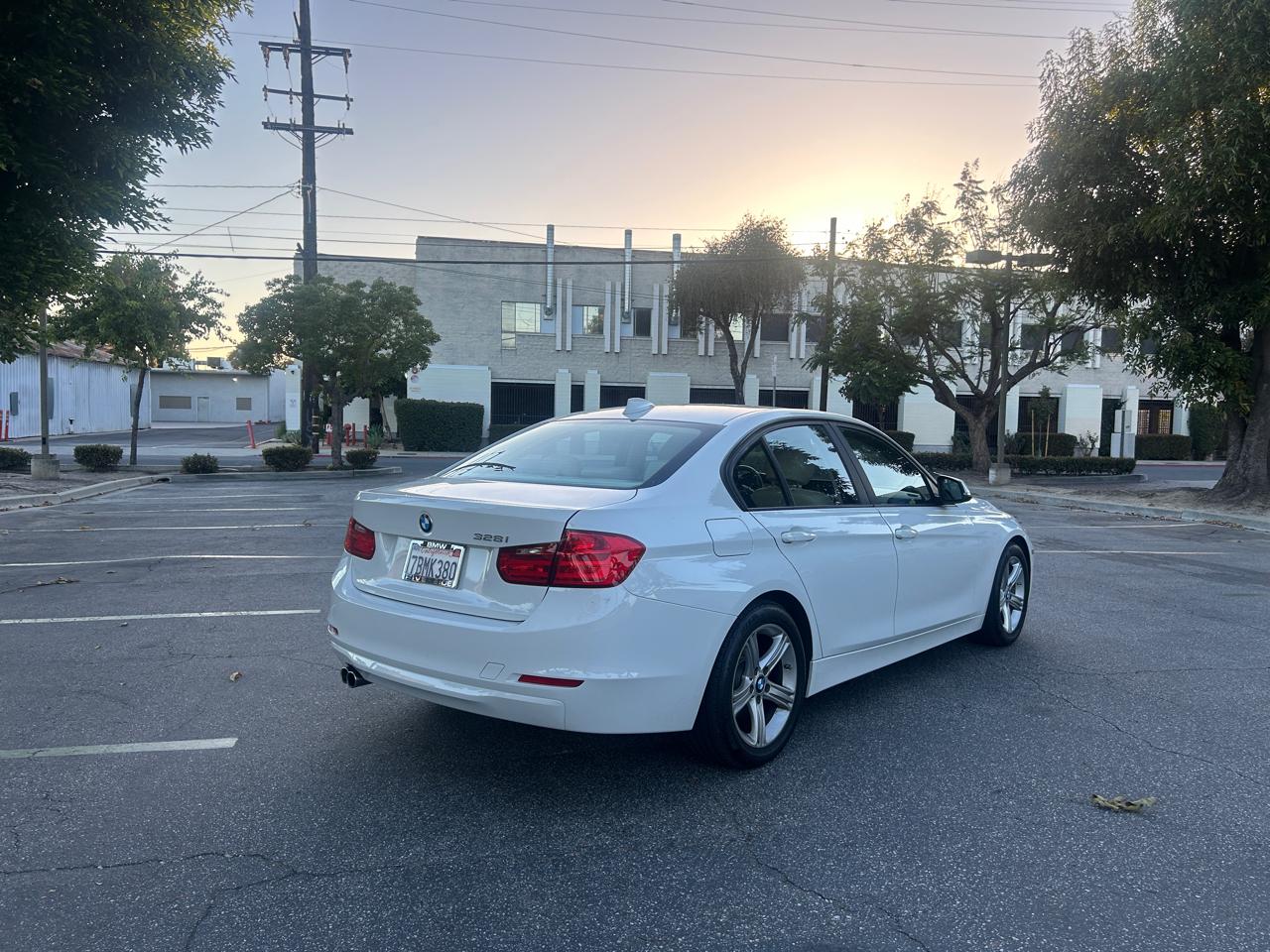 BMW 3-Series 328i Sedan 2013