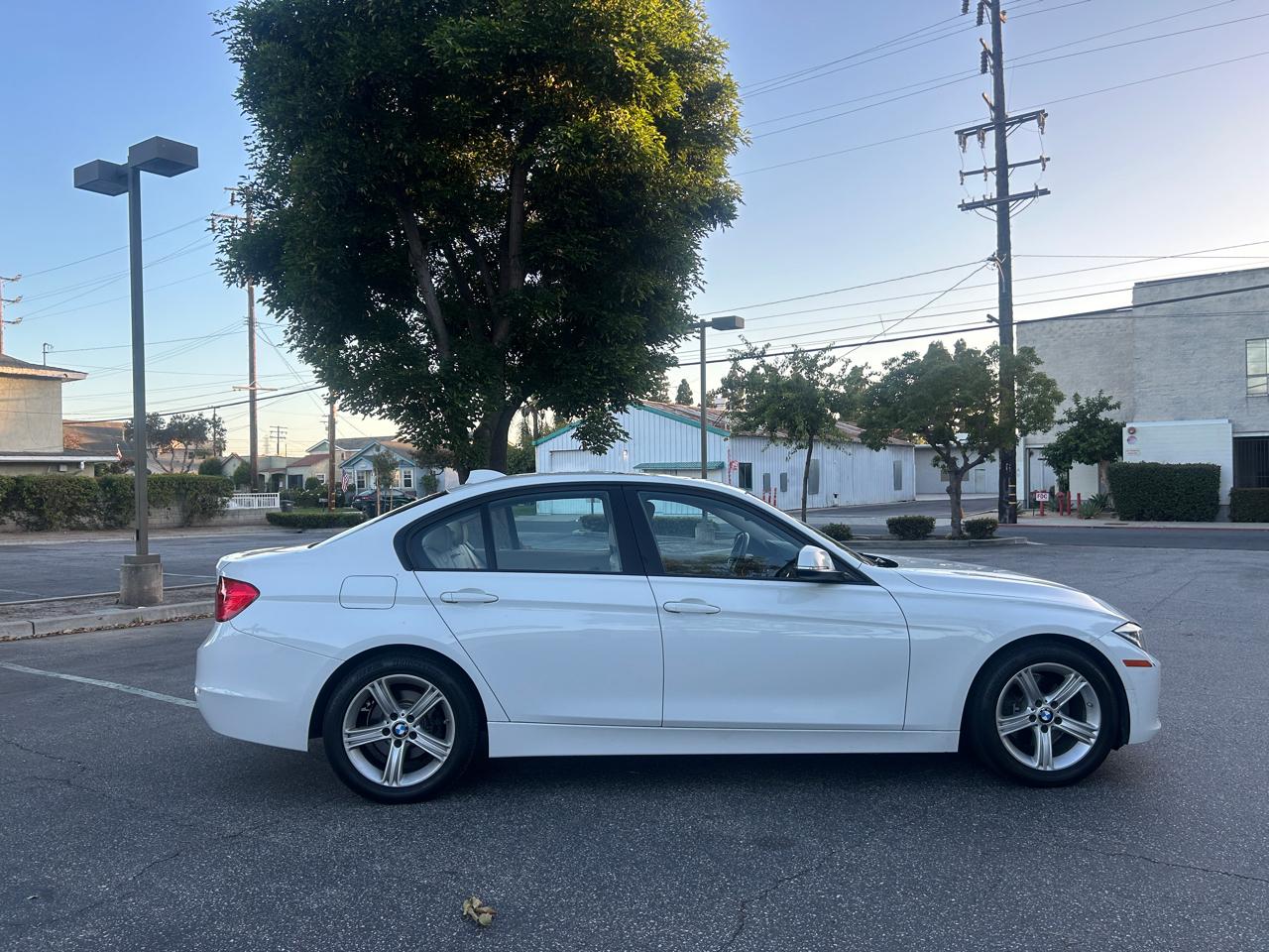 BMW 3-Series 328i Sedan 2013
