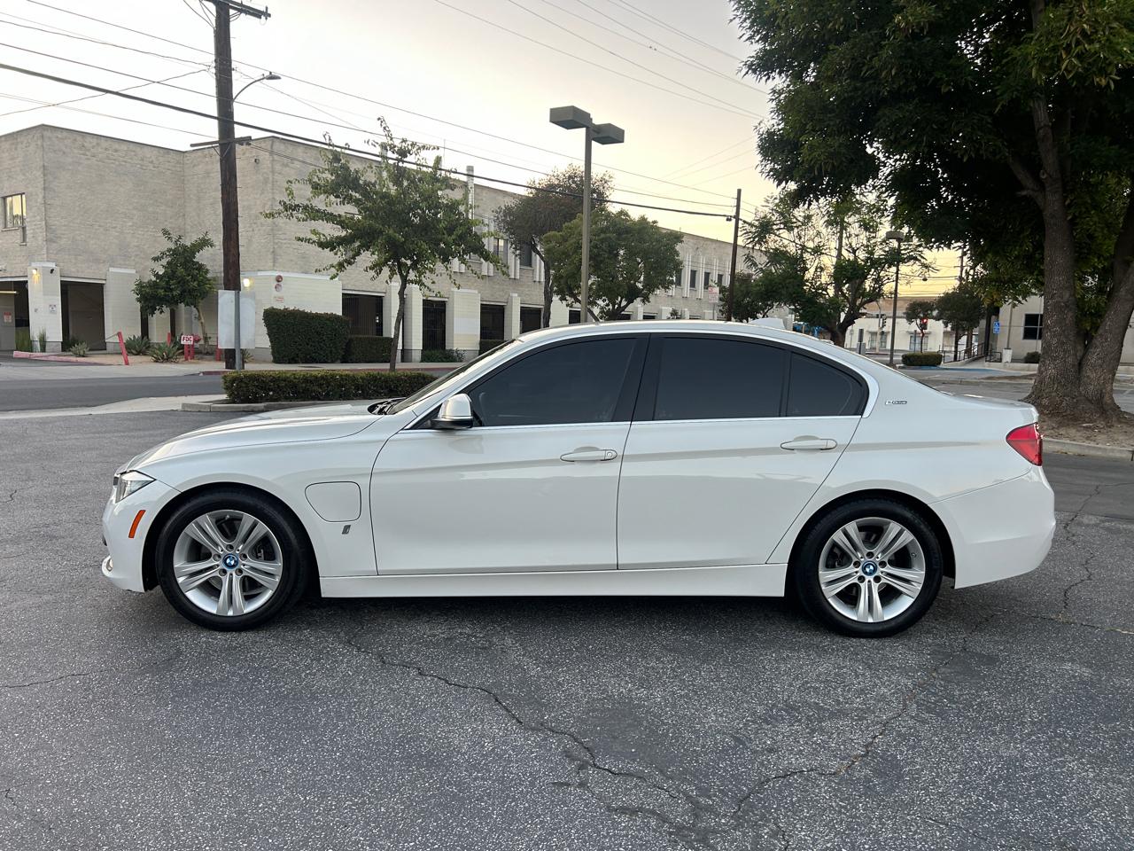 BMW 3-Series 330e iPerformance Sedan 2017
