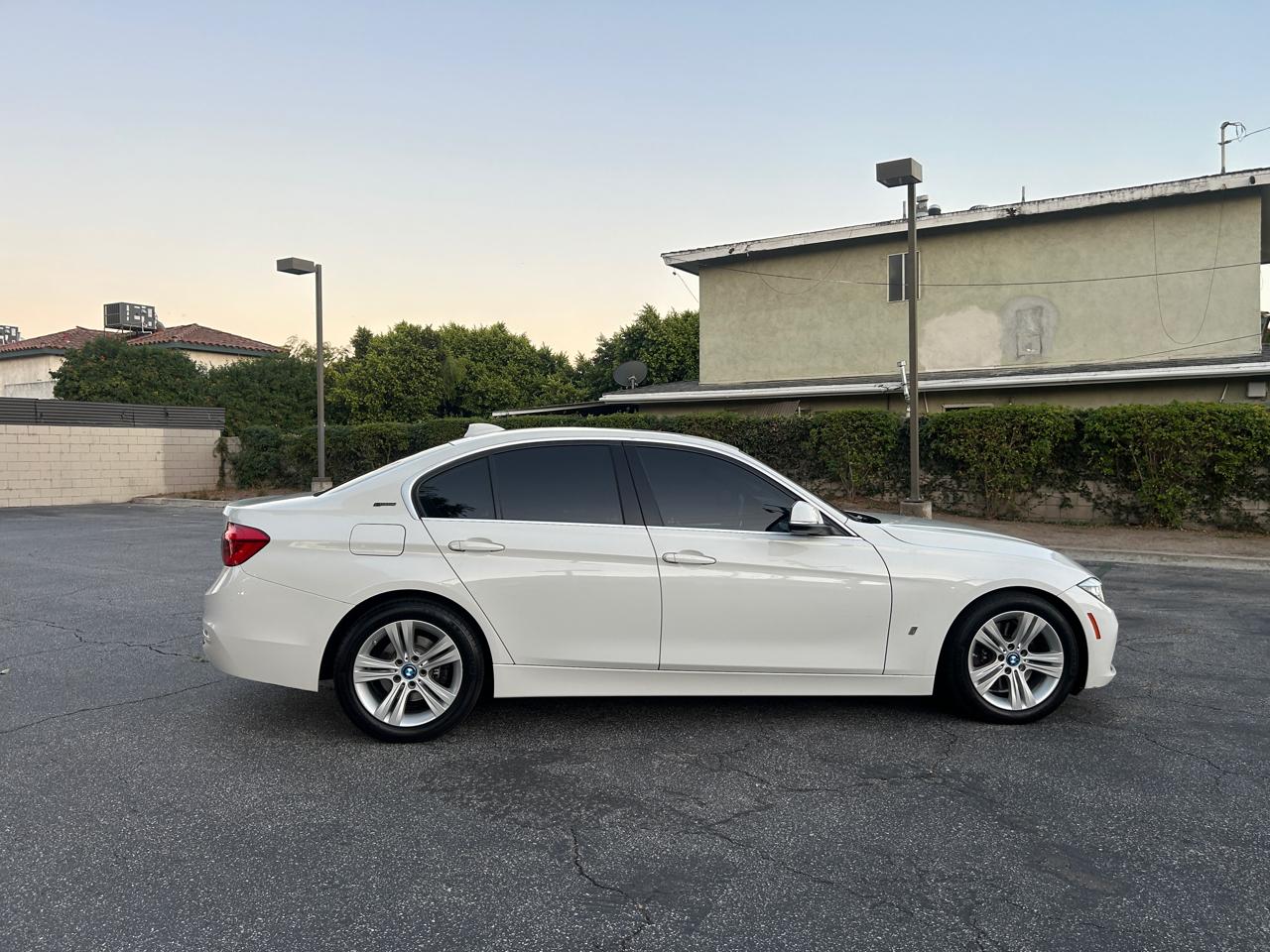 BMW 3-Series 330e iPerformance Sedan 2017