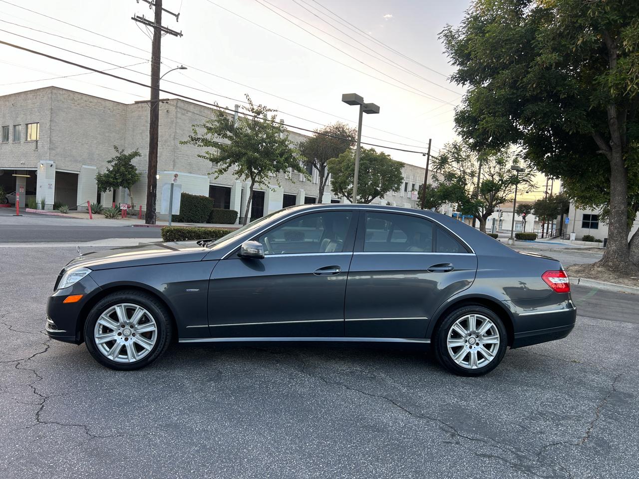 Mercedes-Benz E-Class E350 BlueTEC Sedan 2012