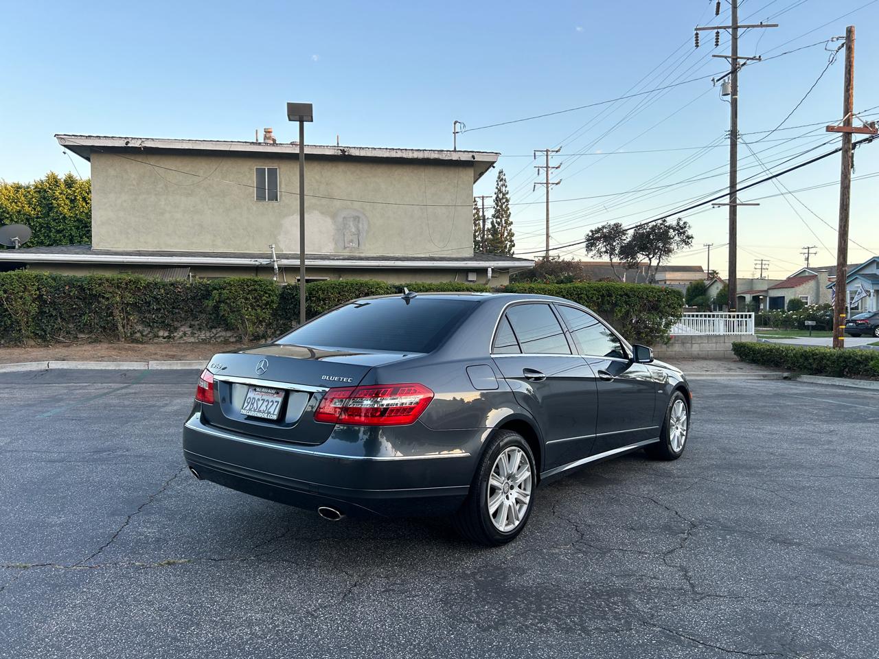 Mercedes-Benz E-Class E350 BlueTEC Sedan 2012