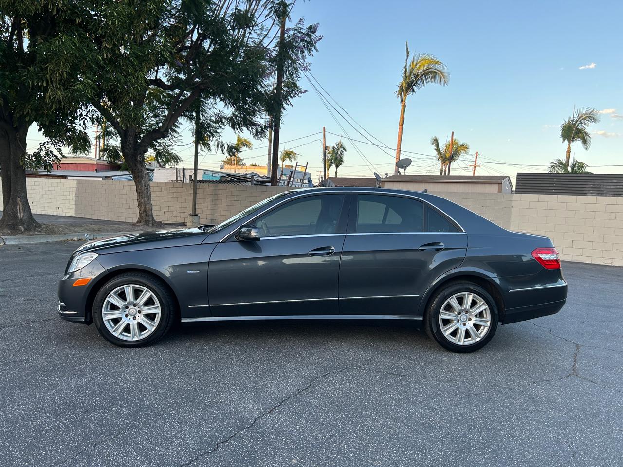 Mercedes-Benz E-Class E350 BlueTEC Sedan 2012