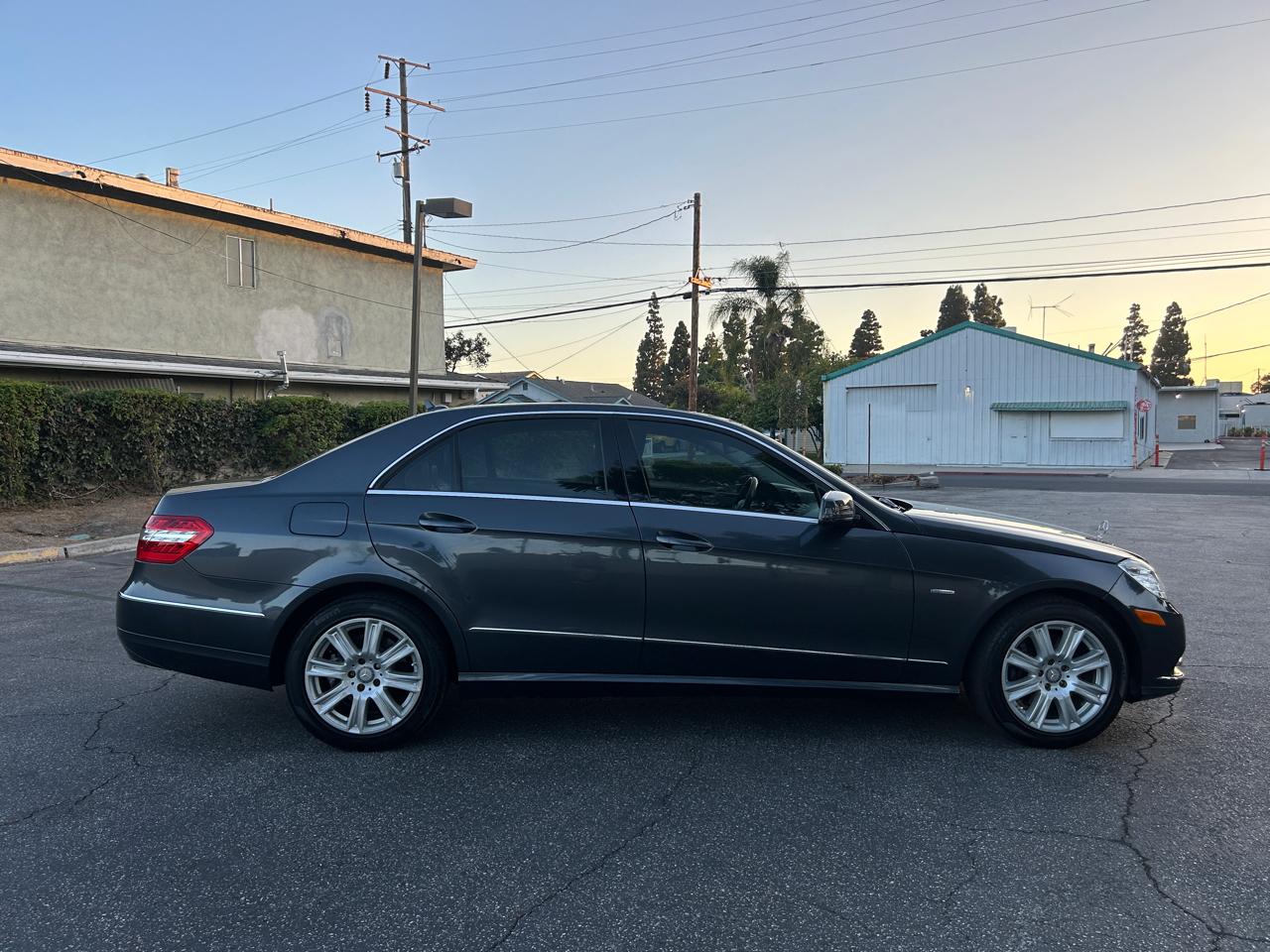 Mercedes-Benz E-Class E350 BlueTEC Sedan 2012