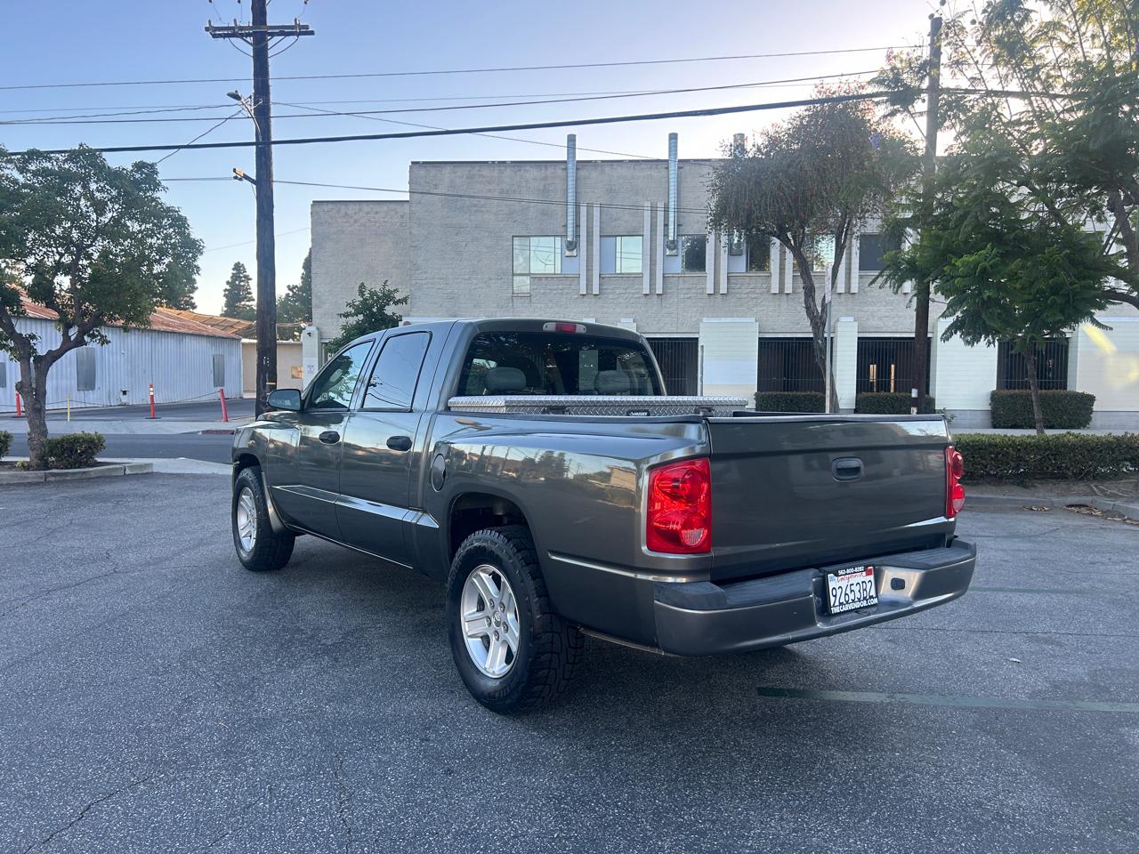 Dodge Dakota SXT Crew Cab 2WD 2011