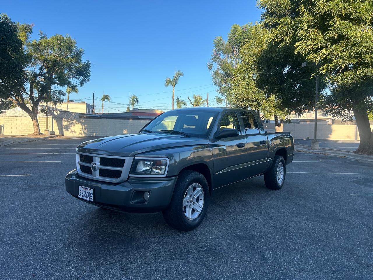 Dodge Dakota SXT Crew Cab 2WD 2011
