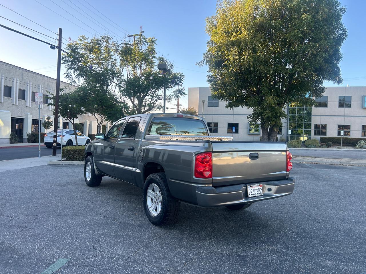 Dodge Dakota SXT Crew Cab 2WD 2011