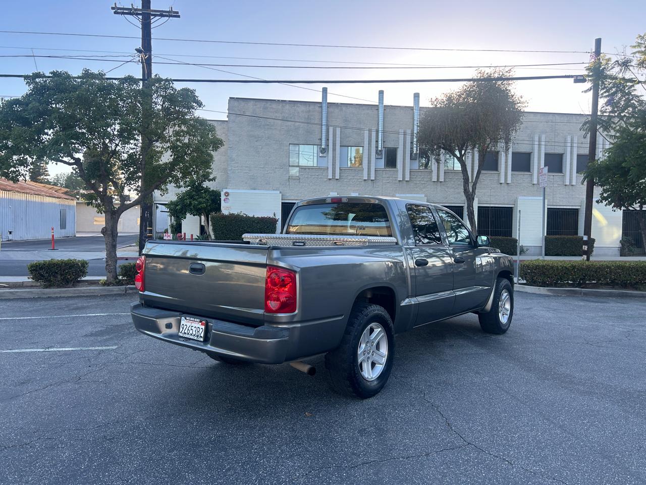 Dodge Dakota SXT Crew Cab 2WD 2011