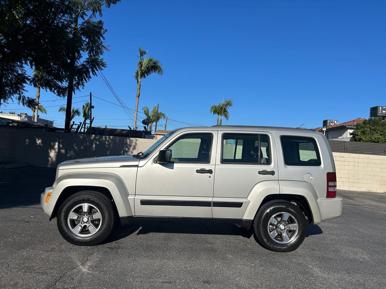 Jeep Liberty Sport 2WD 2008
