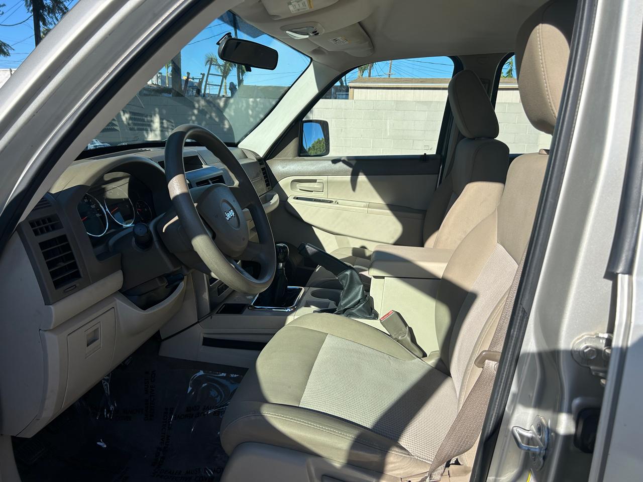 Jeep Liberty Sport 2WD 2008
