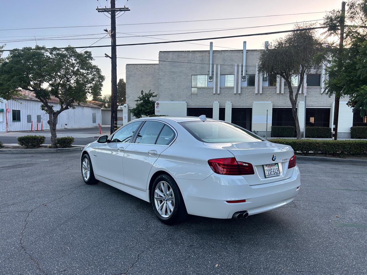 BMW 5-Series 528i 2014