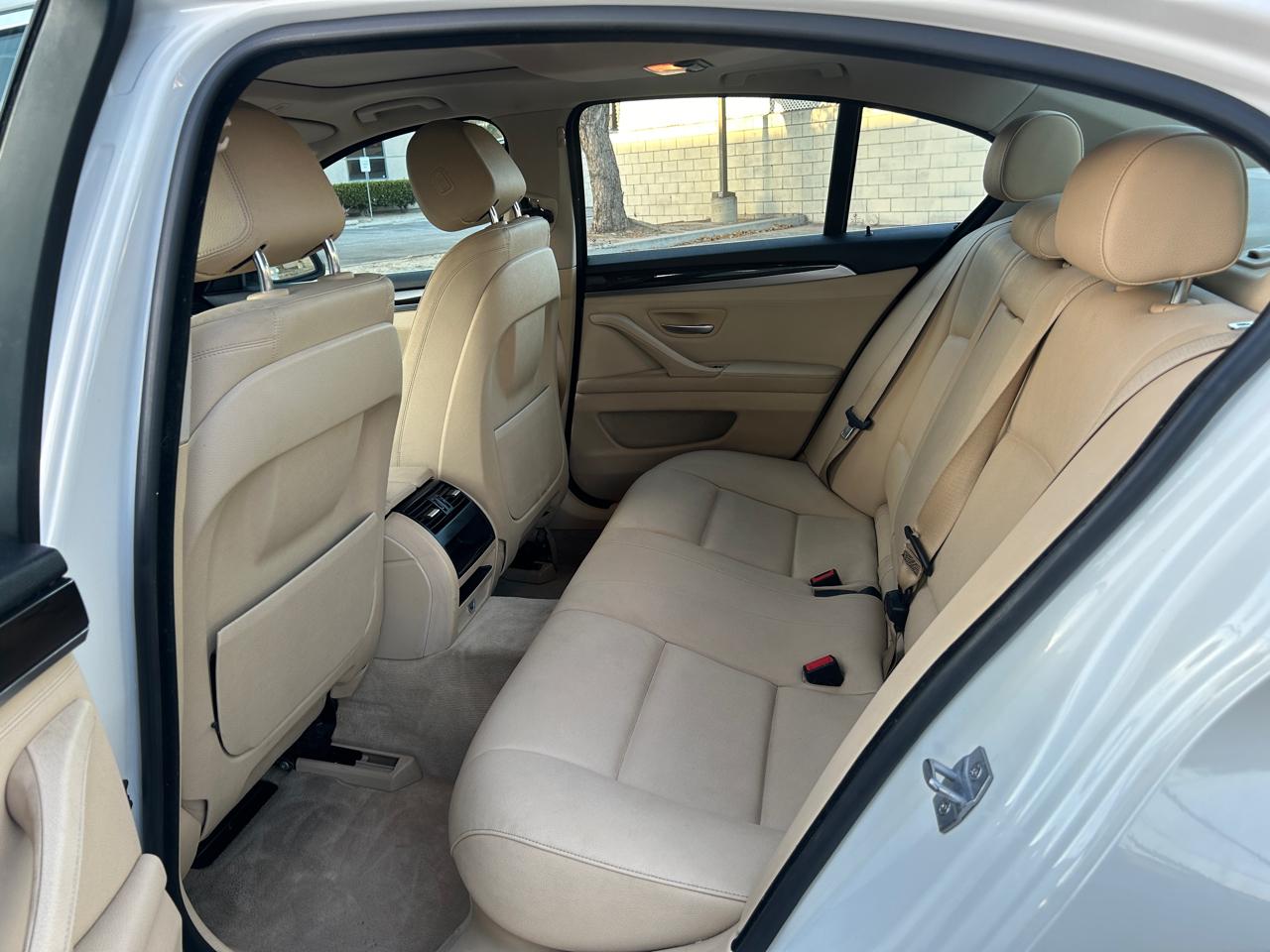 BMW 5-Series 528i 2014