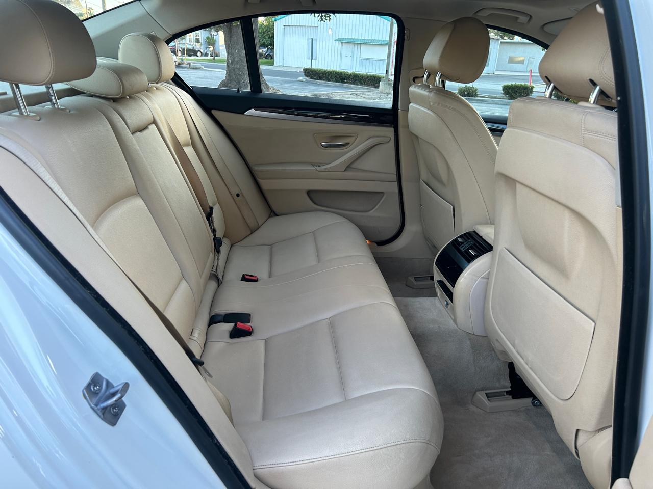 BMW 5-Series 528i 2014