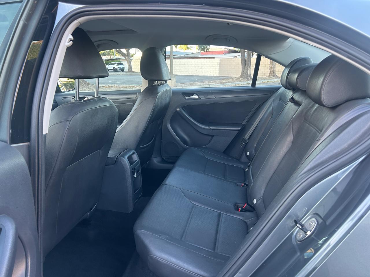 Volkswagen Jetta SE 2012