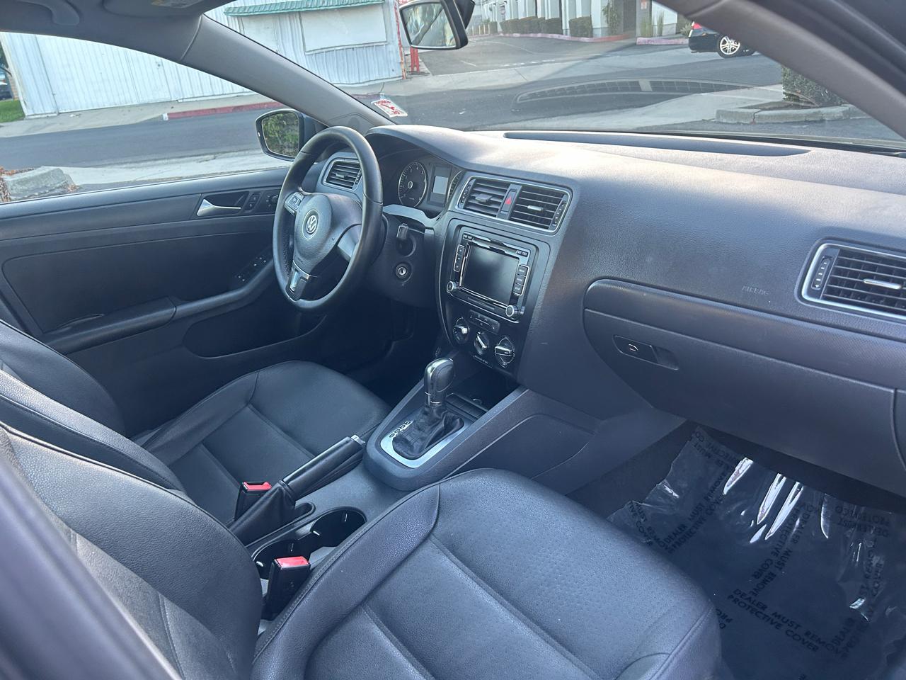 Volkswagen Jetta SE 2012