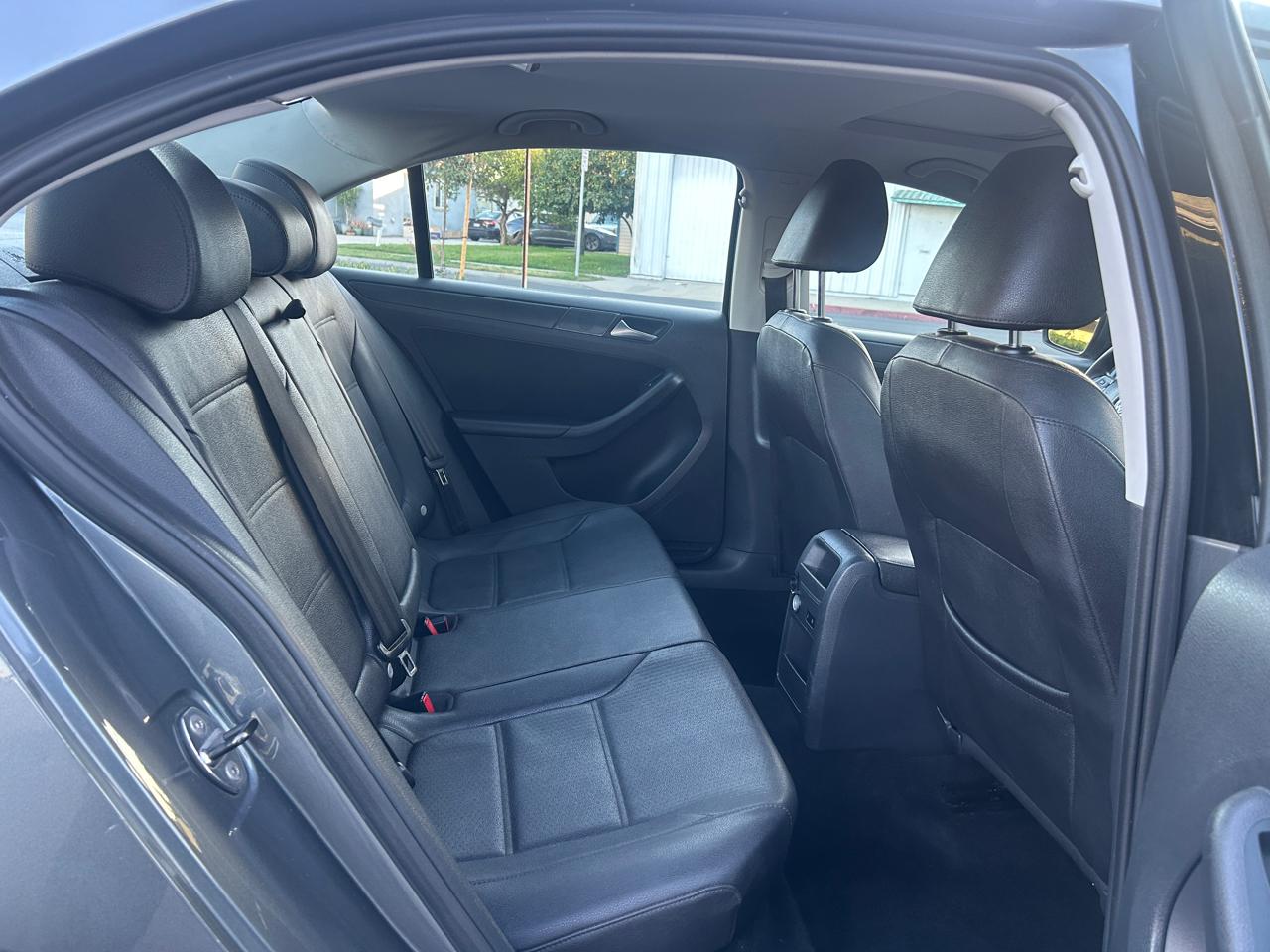 Volkswagen Jetta SE 2012