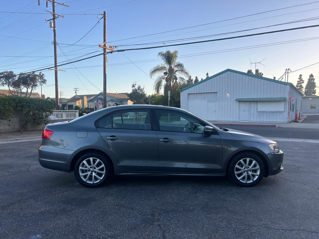 Volkswagen Jetta SE 2012