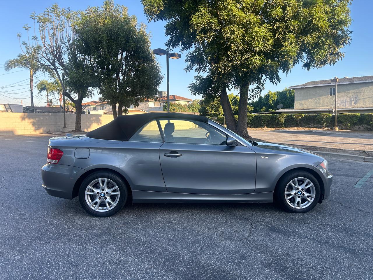 BMW 1-Series 128i Convertible 2009