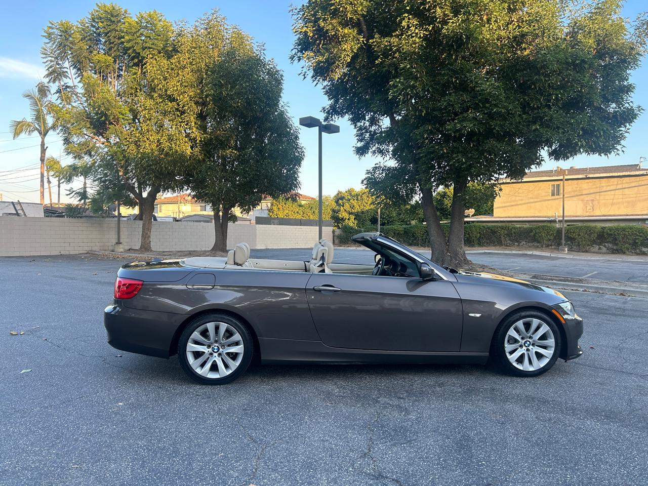 BMW 3-Series 328i Convertible - SULEV 2011
