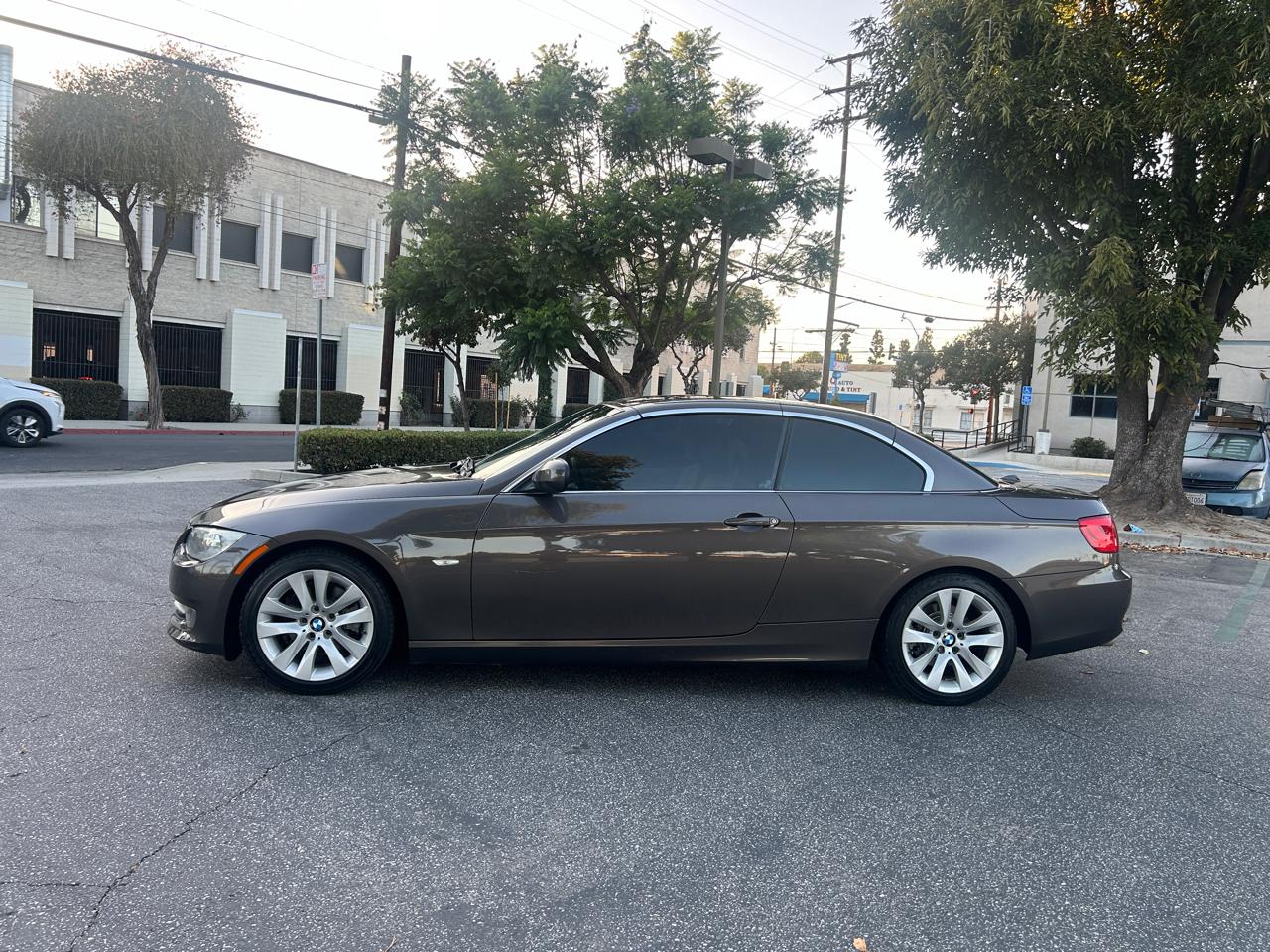 BMW 3-Series 328i Convertible - SULEV 2011