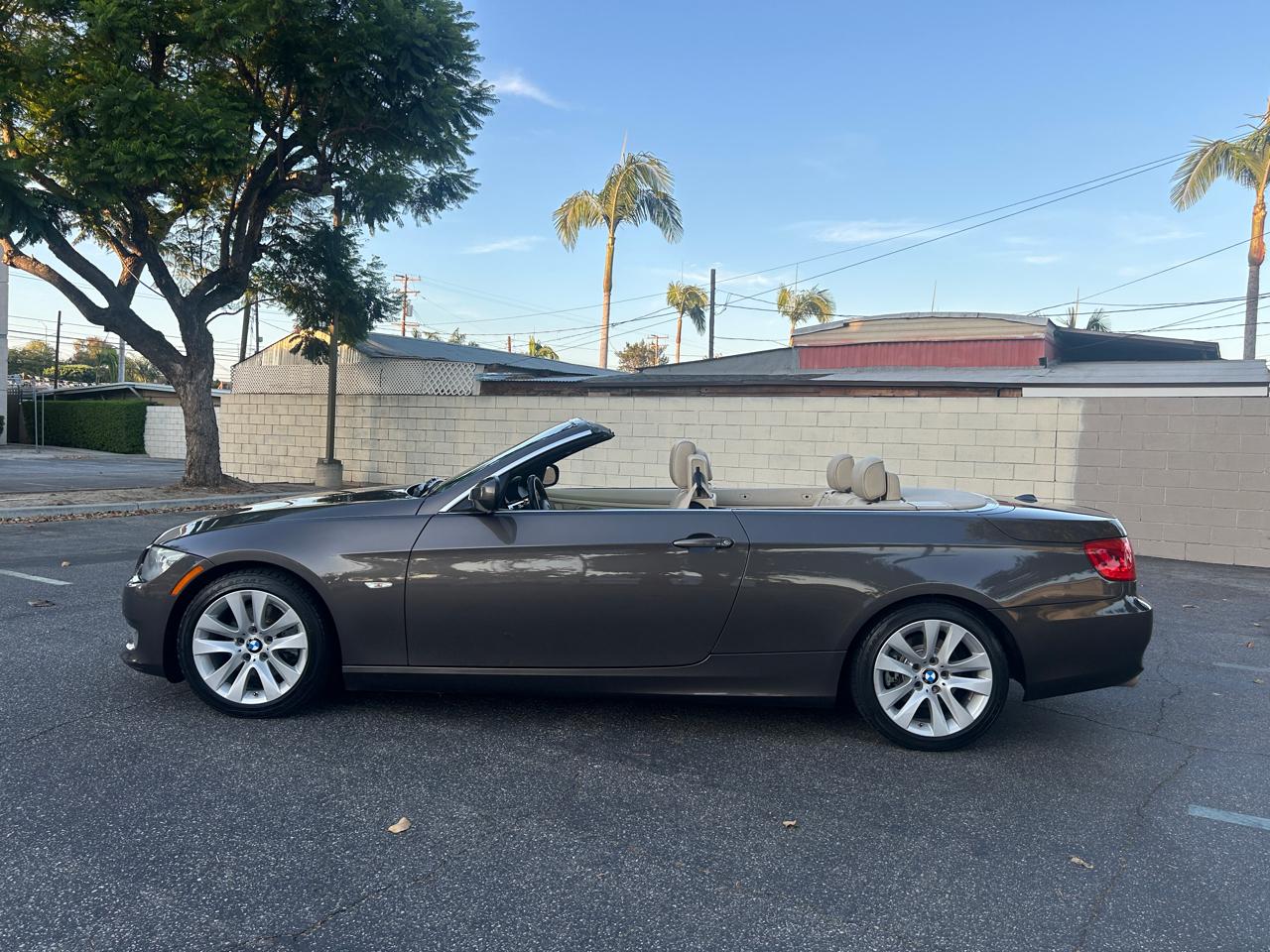 BMW 3-Series 328i Convertible - SULEV 2011
