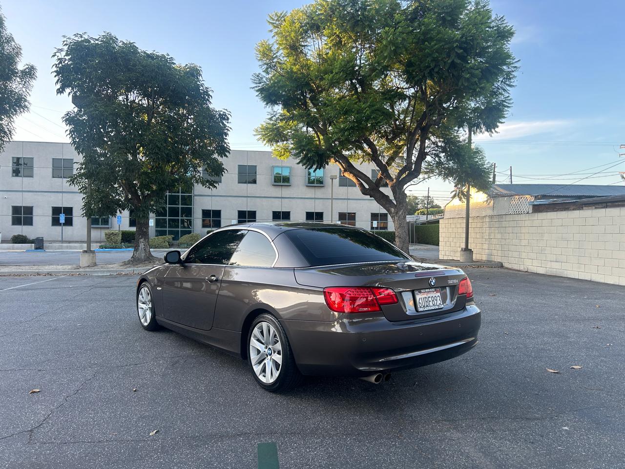 BMW 3-Series 328i Convertible - SULEV 2011