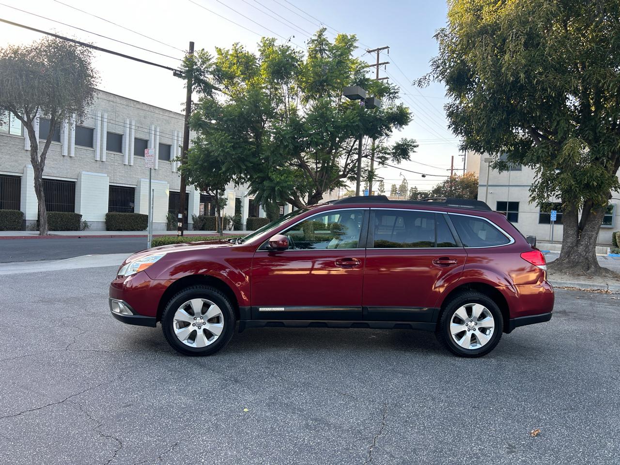 Subaru Outback 2.5i Limited 2011