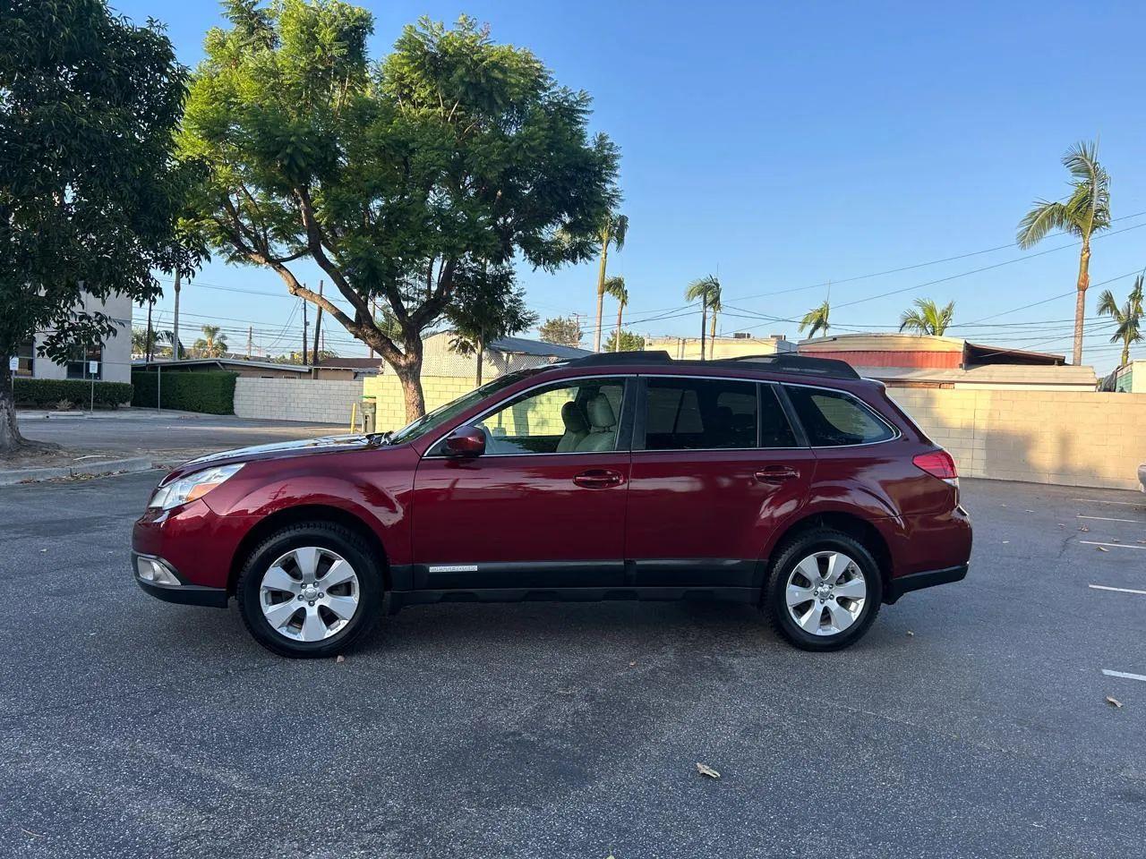 Subaru Outback 2.5i Limited 2011
