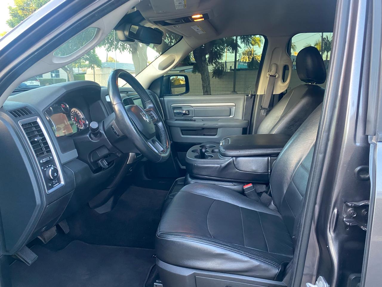 RAM 1500 Big Horn Crew Cab 2WD SWB 2016