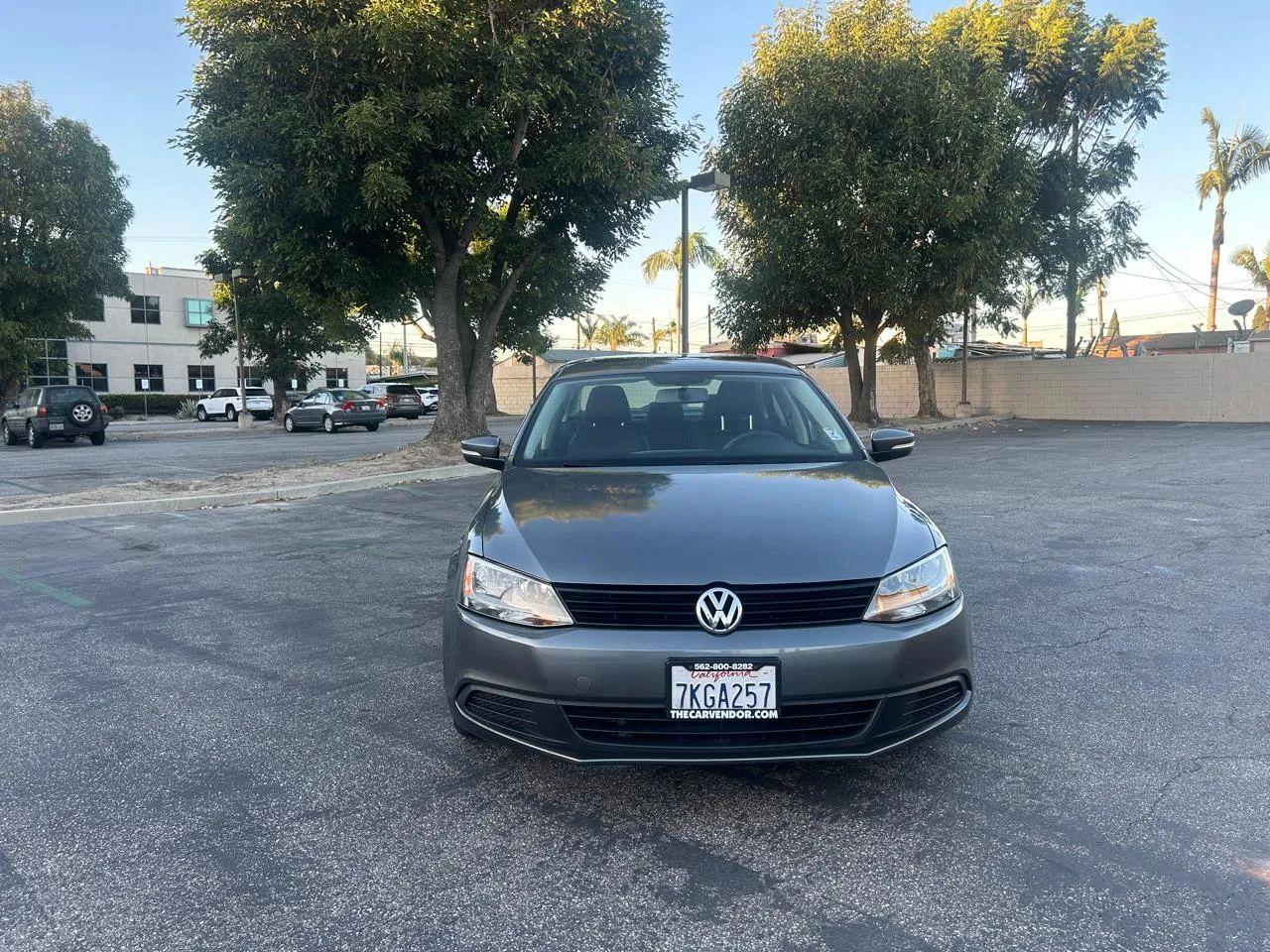 Volkswagen Jetta SE 2012