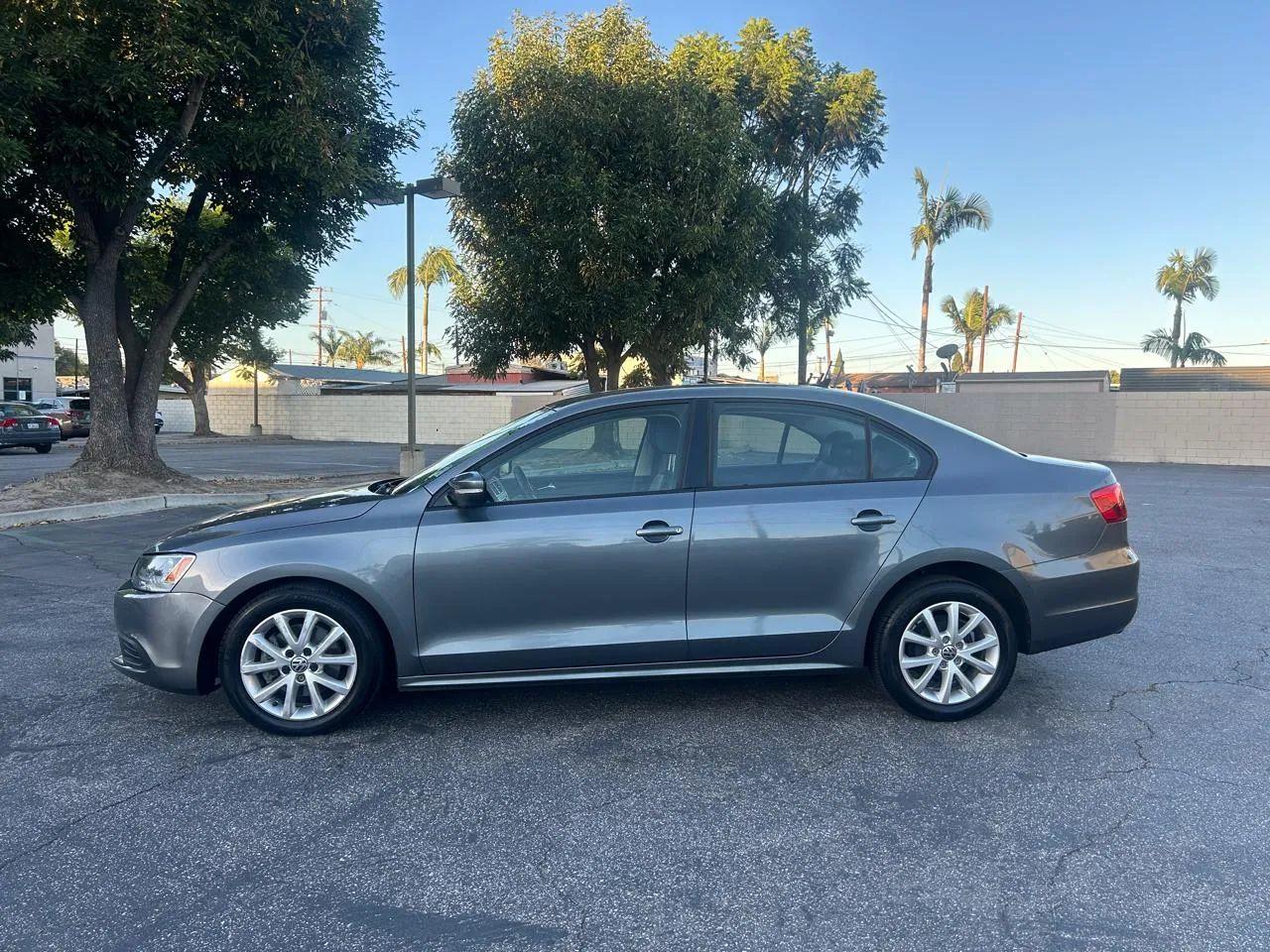 Volkswagen Jetta SE 2012