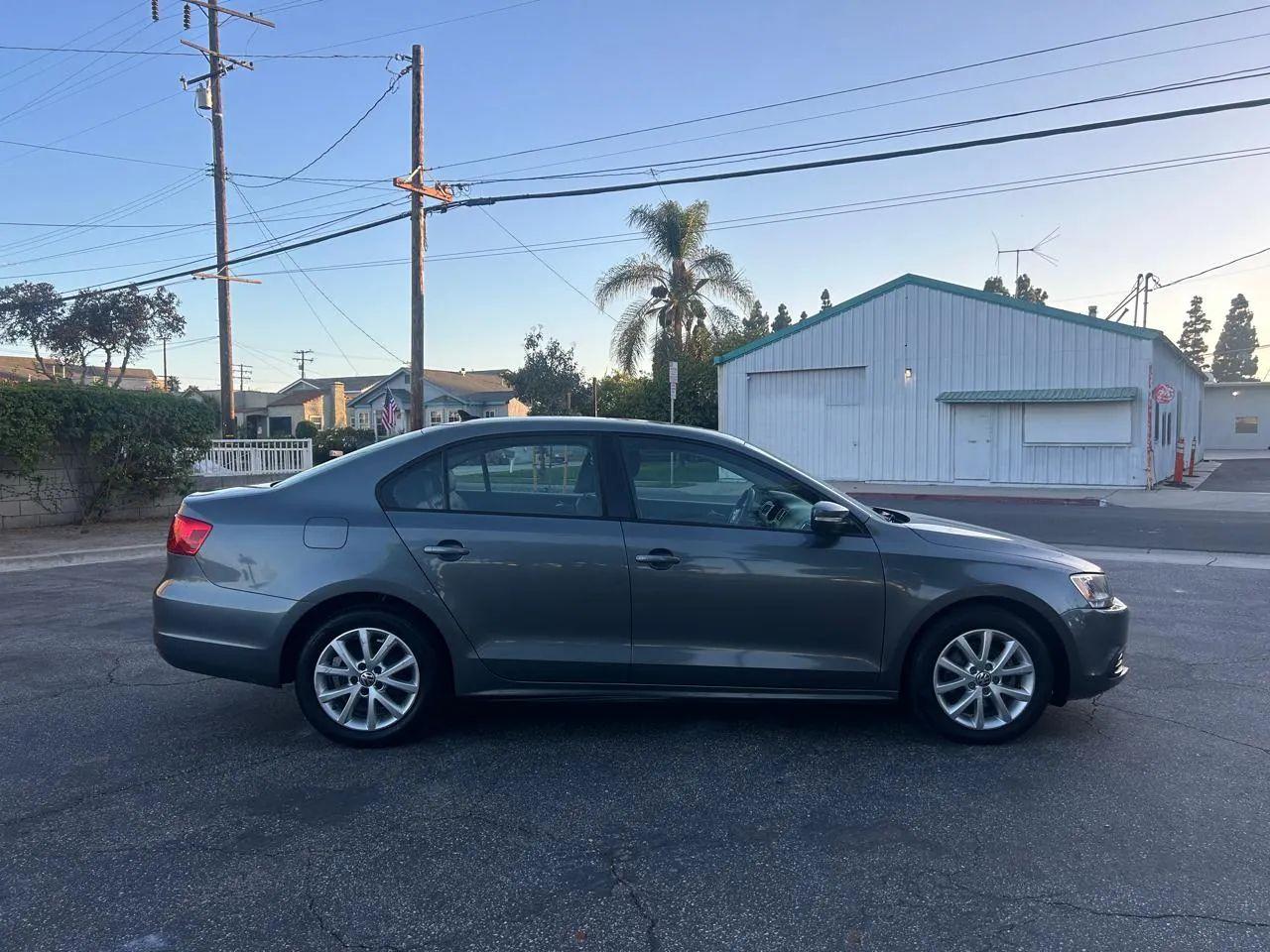 Volkswagen Jetta SE 2012